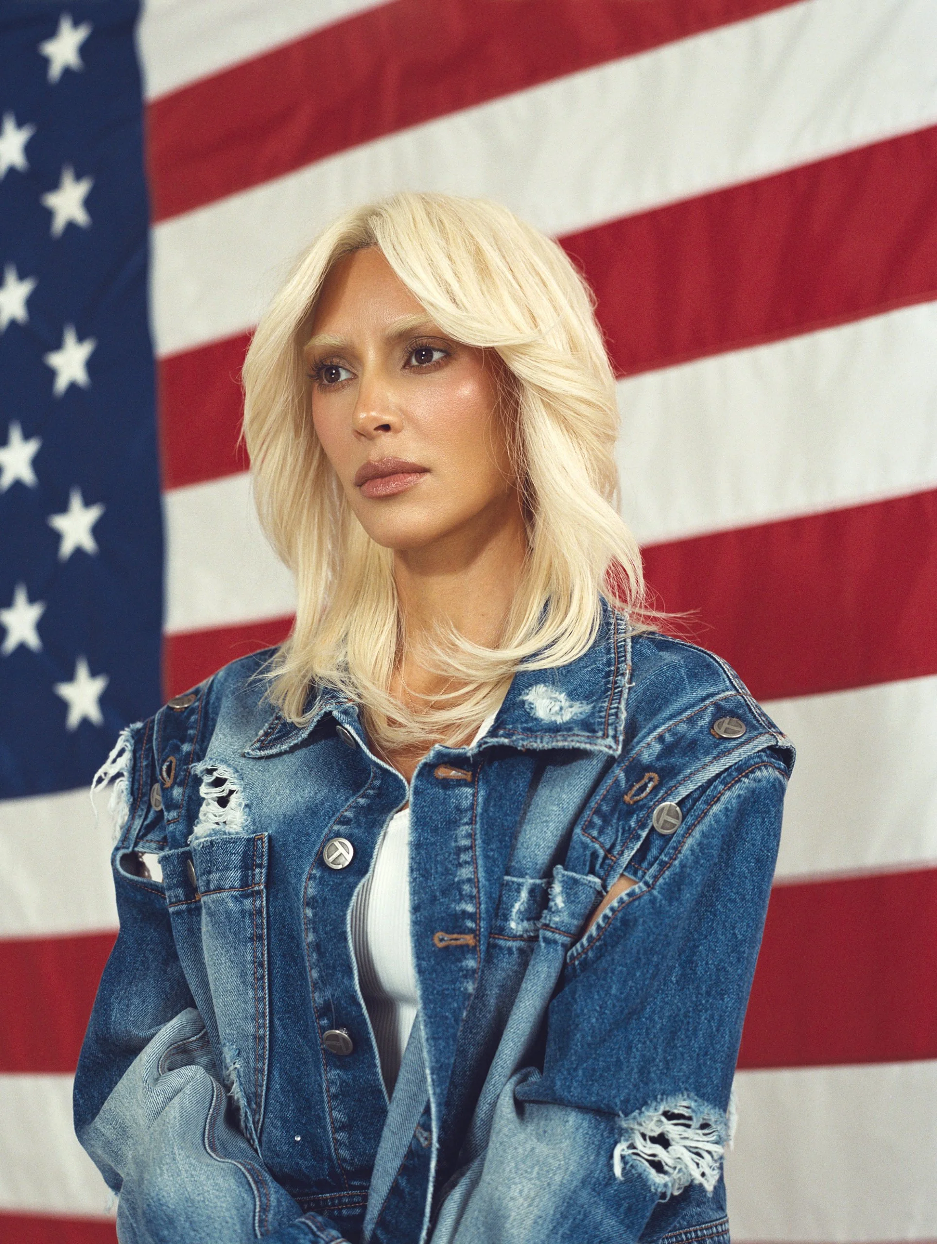 Kim Kardashian bw22.jpg