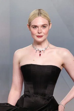 elle-fanning-wearing-custom-givenchy-by-sarah-440nw-16777979ji.jpg