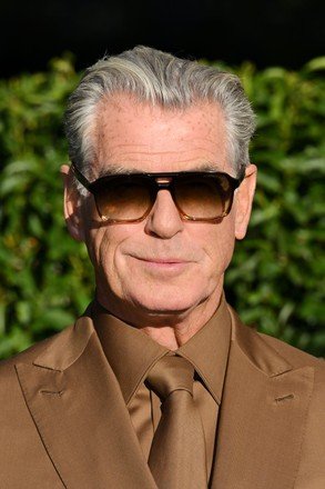pierce-brosnan-440nw-15449189bm.jpg
