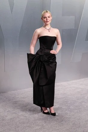 elle-fanning-wearing-custom-givenchy-by-sarah-440nw-16777955xd.jpg