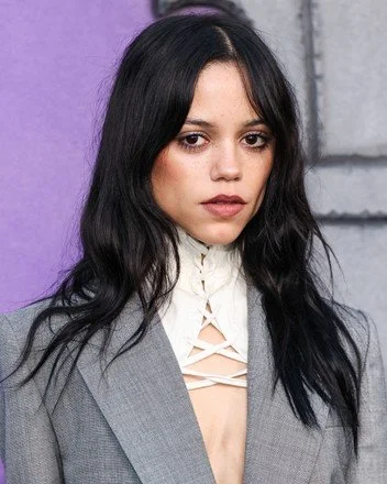 american-actress-jenna-ortega-wearing-mcqueen-pre-440nw-16894269hd.jpg