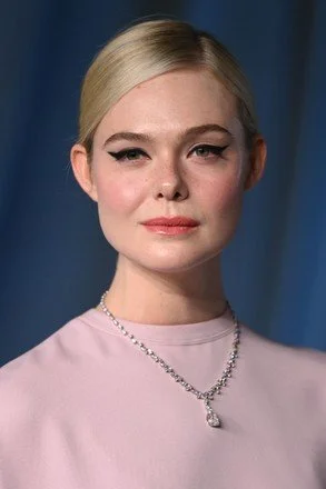 elle-fanning-440nw-15548892c.jpg