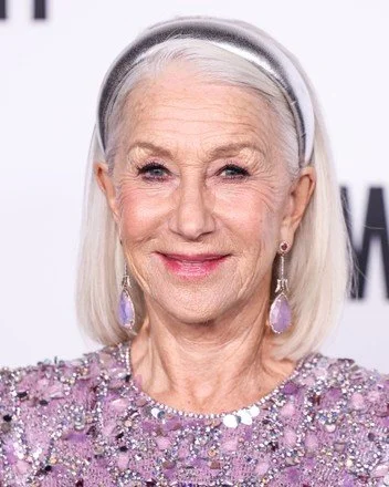 helen-mirren-arrives-19th-annual-l'oreal-paris'-440nw-14936774ci.jpg