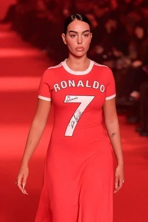 georgina-rodriguez-paid-tribute-her-footballer-boyfriend-440nw-14371694e.jpg