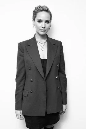 jennifer-lawrence-440nw-9411889aw.jpg
