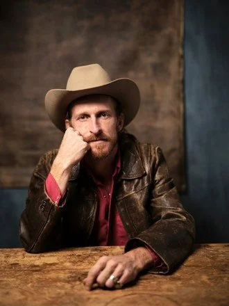 austin-amelio---bunnylovr-440nw-15119083yi.jpg