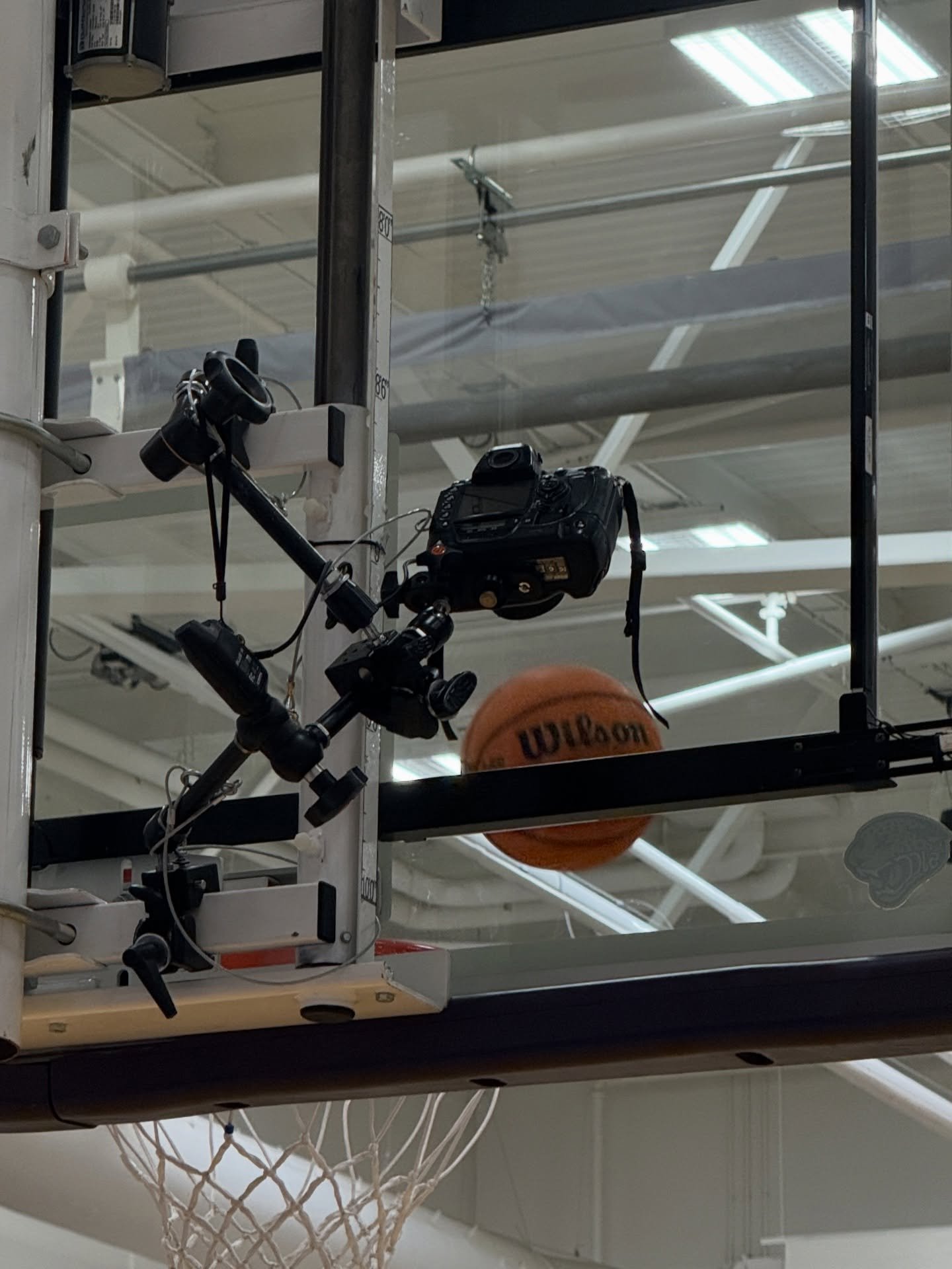 Set it. Trigger it. Trust it. 📸⚡️ When the angle is impossible, the remote makes it unstoppable.

#RemoteCamera #RemotePhotography #PocketWizard #ProPhotography #BehindTheShot PhotoGear CreativeAngles