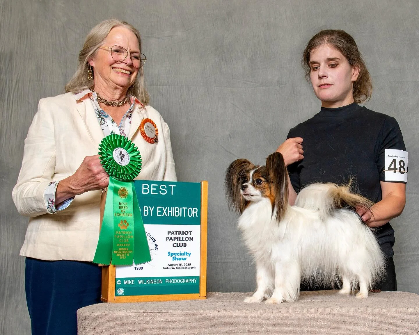 And here is Pallu winning Best Bred By at the Patriot Papillon Club specialty. Pallu is Amarillo&rsquo;s daughter #sablewings