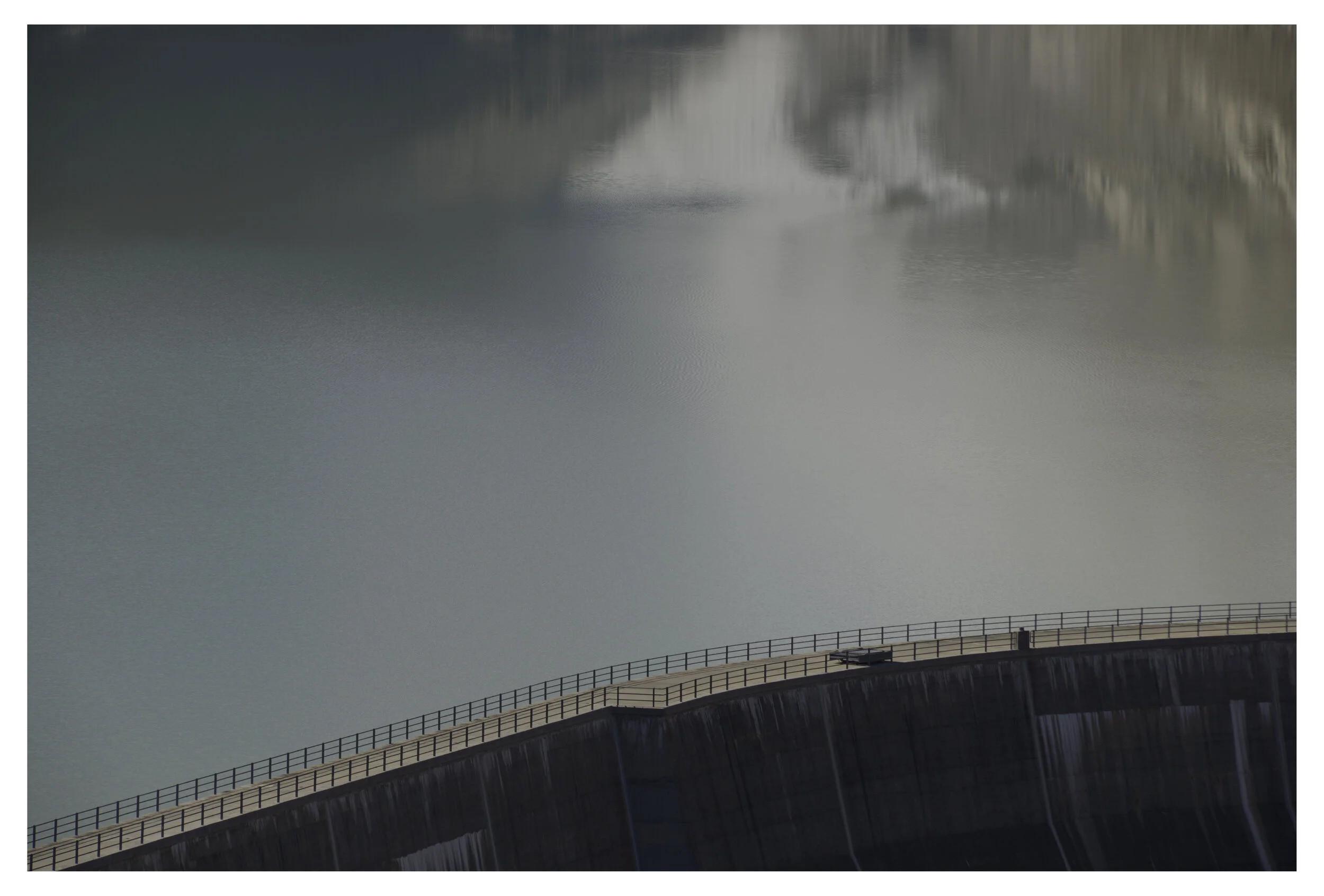 MIMIKRY    THE LAKE

Fine-Art Print on Hahnemühle Photorag
80x120 cm