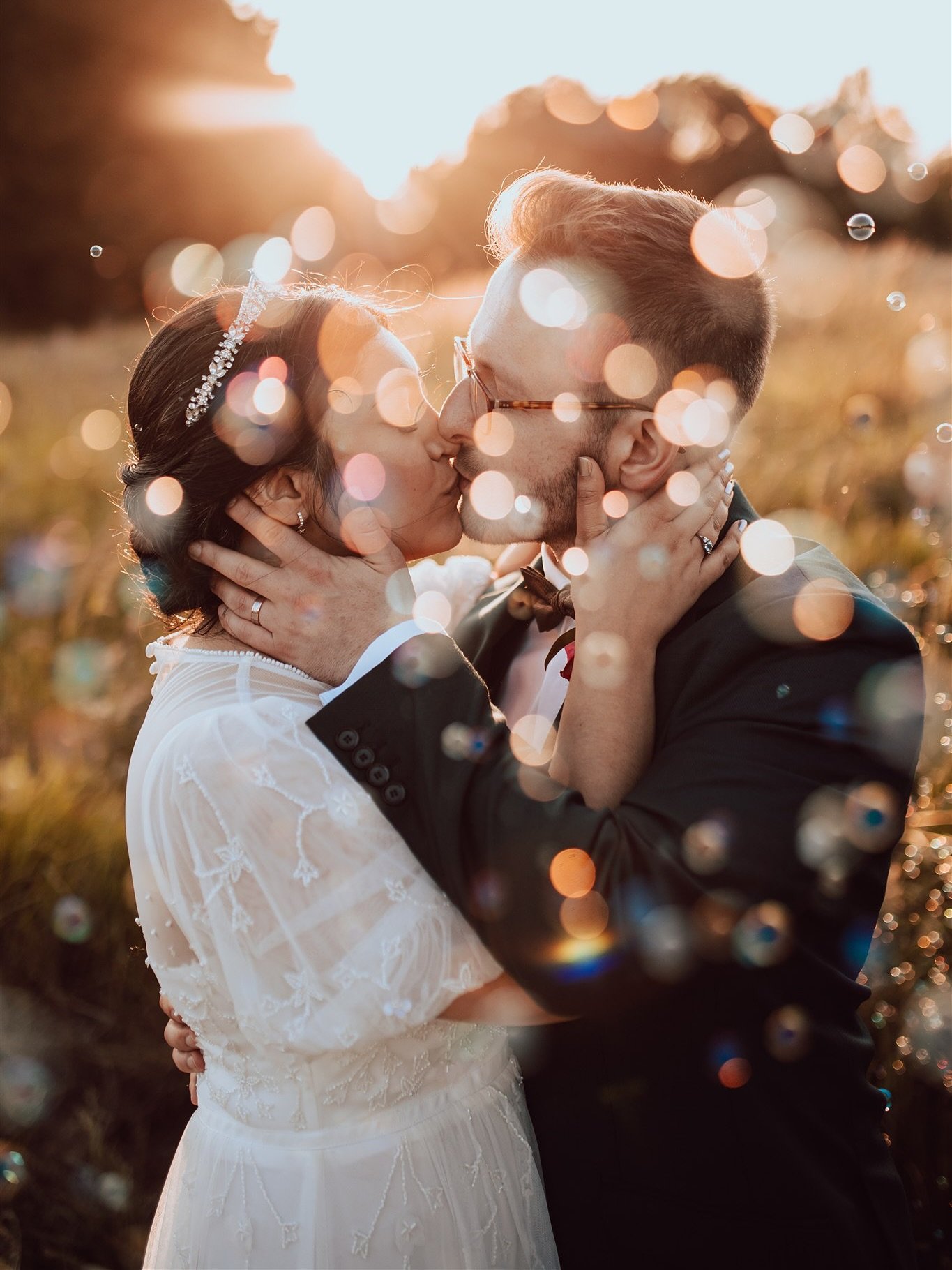 We stole our couple away for some sunset photos and decided to bring along the bubble guns! Let&rsquo;s appreciate the small snippets from Hazel &amp; Ryszards wedding! 

We hit a glorious golden our at @channels_essex and wasn&rsquo;t it just perfec