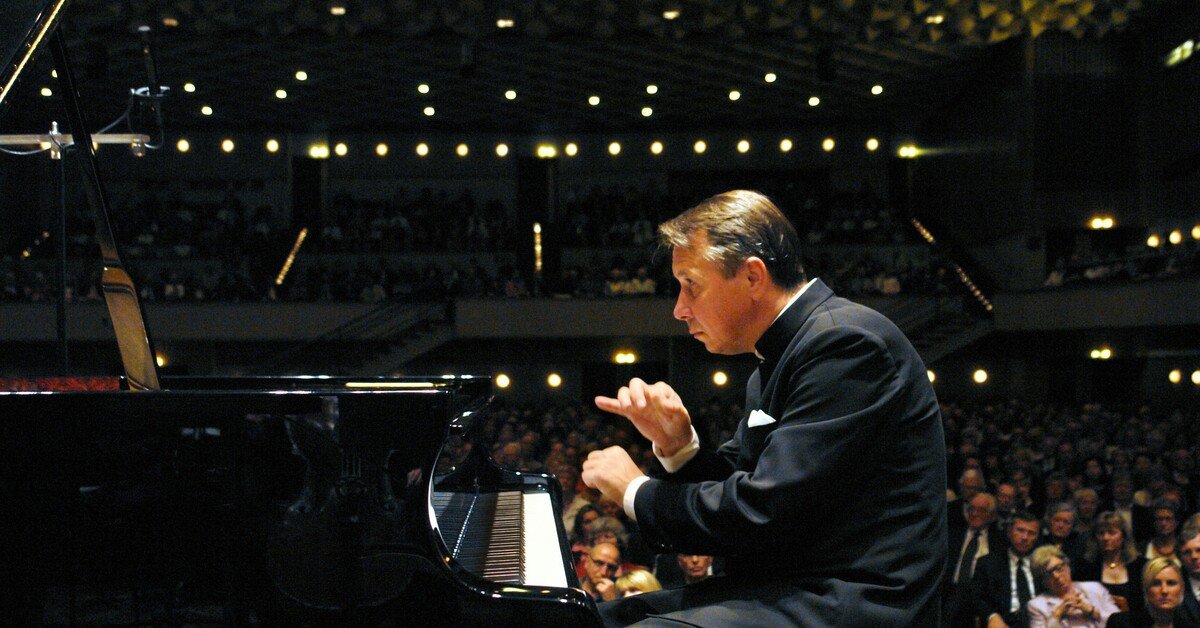 EIF: Mikhail Pletnev plays Chopin