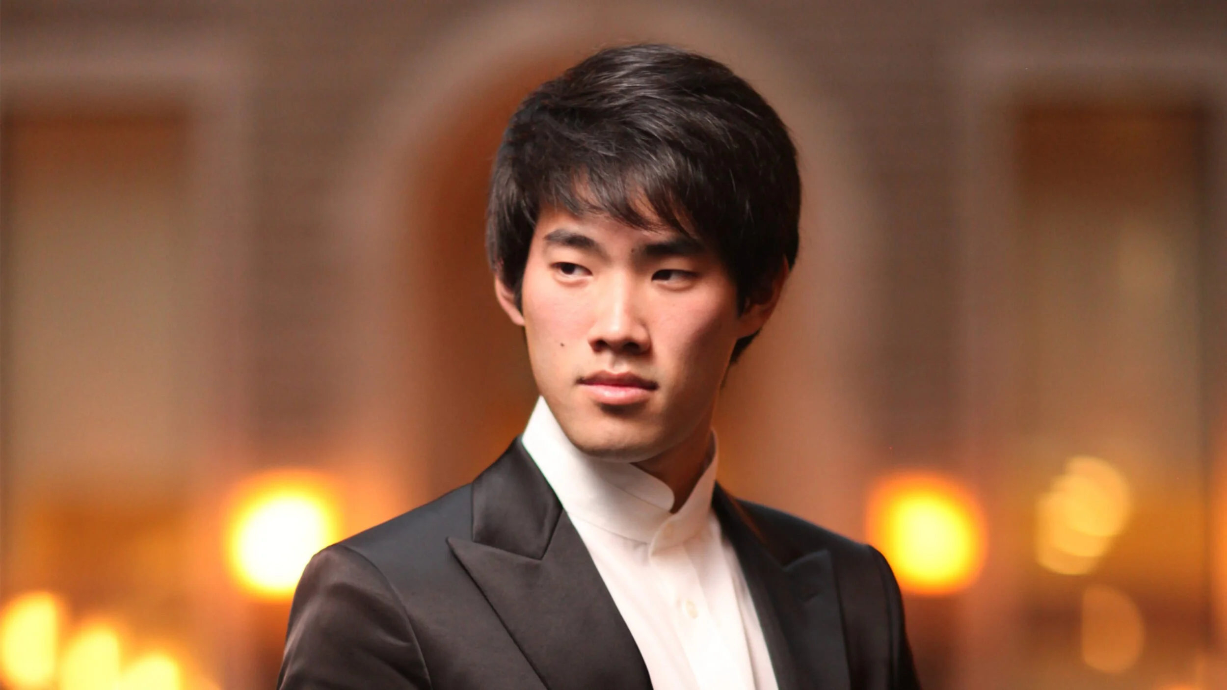 Singapore Symphony Orchestra: Chopin and Beethoven – Bruce Liu and Jukka-Pekka Saraste