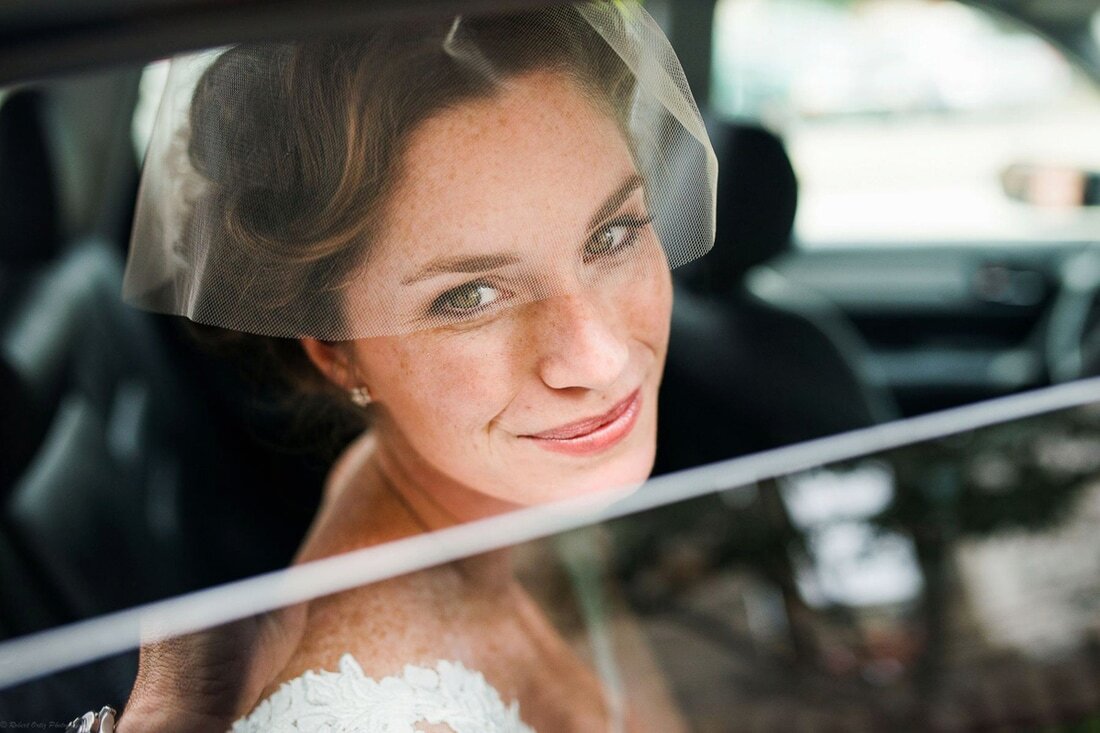 portsmouth-nh-wedding-bride-in-car.jpg