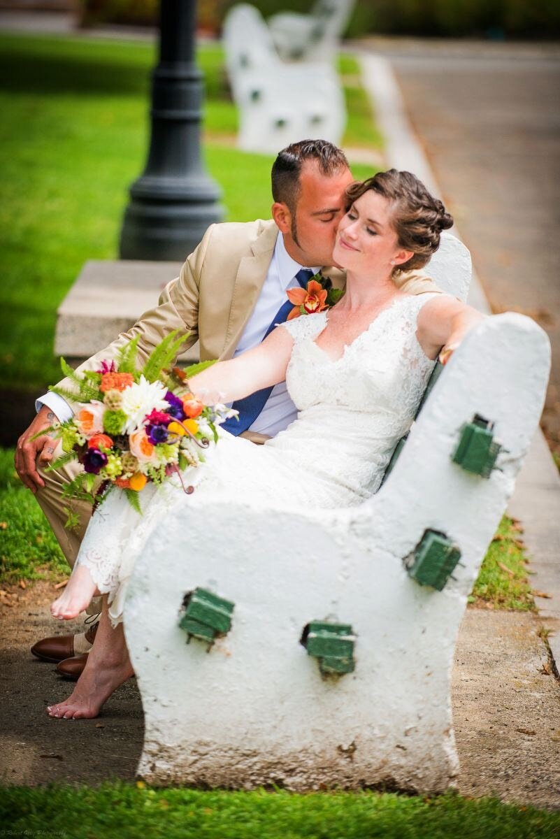 prescott-park-portsmouth-bride-and-groom-kissing.jpg