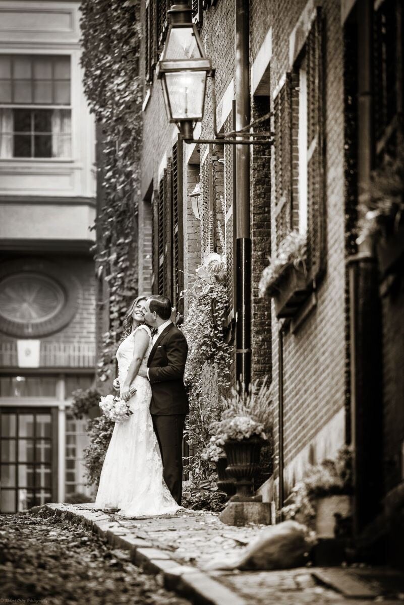 boston-bw-wedding-couple-on-acorn-street.jpg