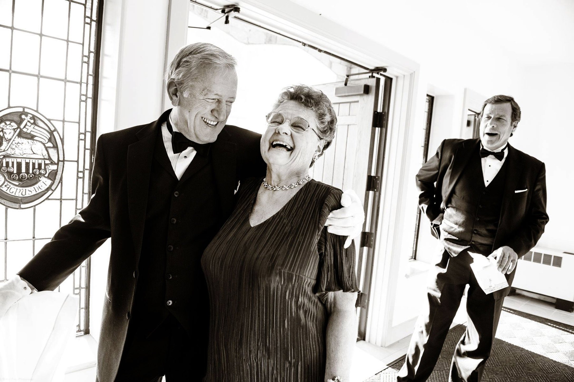 Mother of bride laughing | Robert Ortiz Photography (Copy)