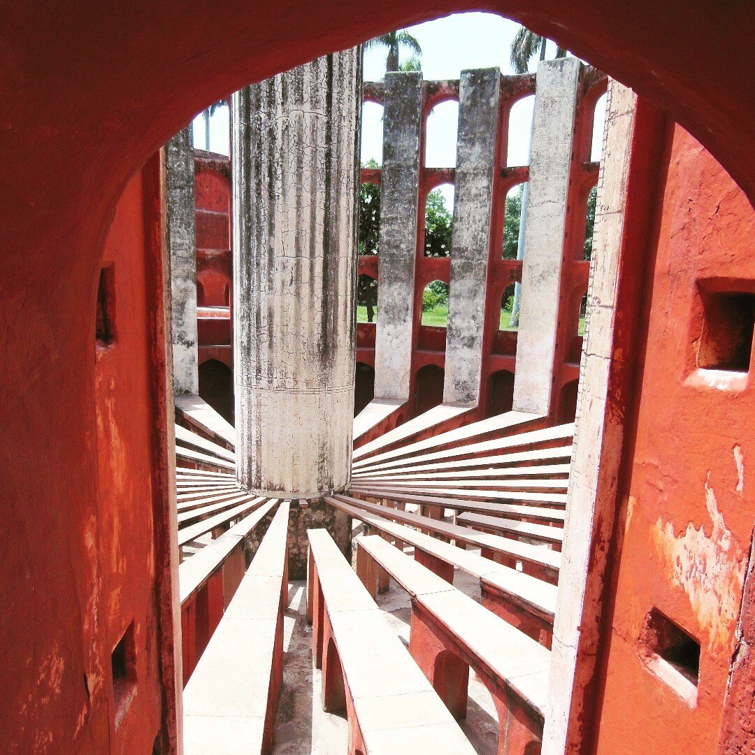 #jantarmantar is a Sanskrit word that translates to &ldquo;calculating instrument.&rdquo; The term refers to a collection of instruments used for #astronomy. There are five Jantar Mantars in #india. This photo was taken in #newdelhi of a device is ca