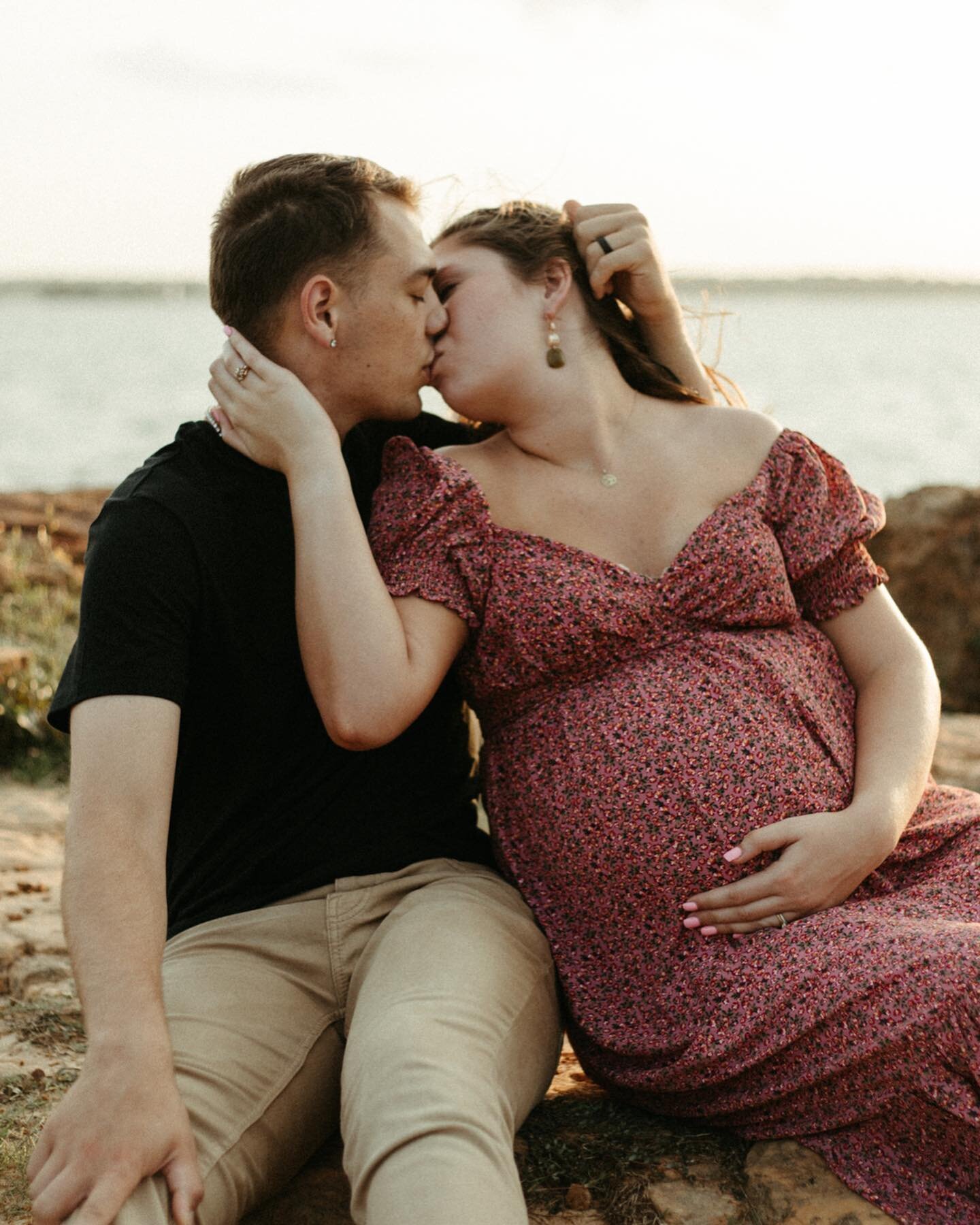 Got a big belly with a lil human inside??? Cool. Let&rsquo;s be friends &amp; hang ;))

😂💀