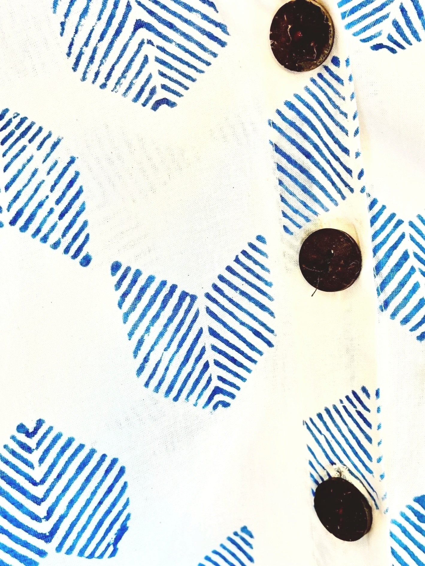 blue%252Barrow%252Bcrop%252Bbuttons.jpg