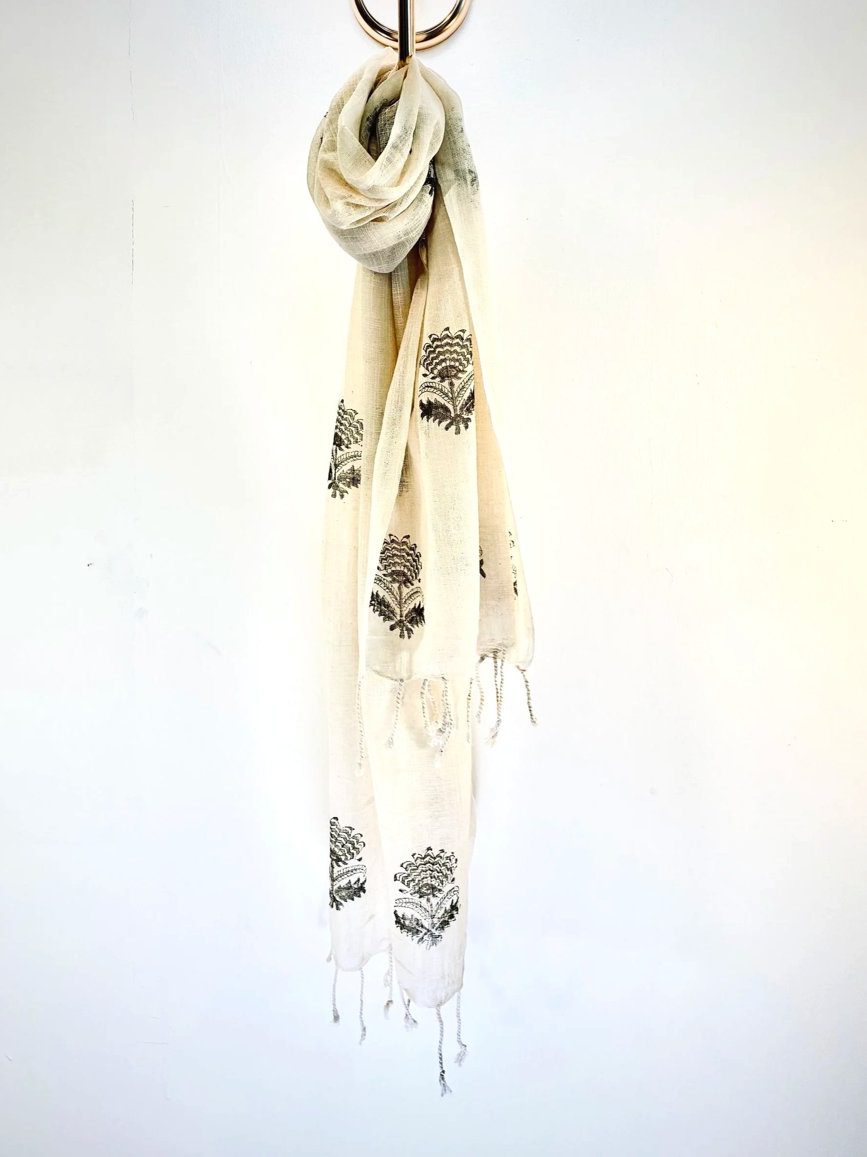 olive+scarf.jpg