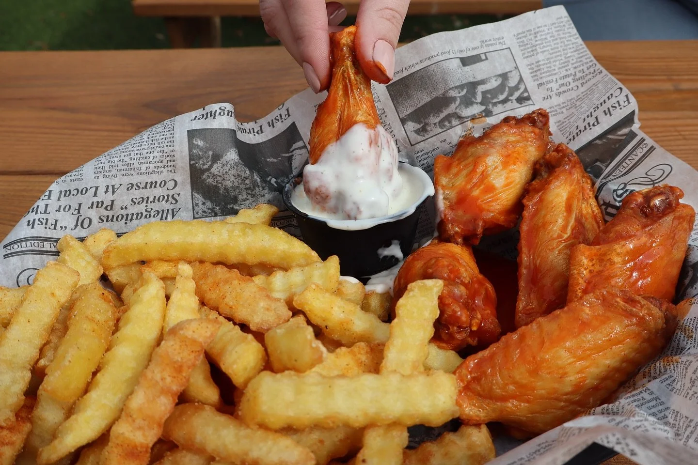 When football hits next week &amp; you&rsquo;re tired of cooking, you know who to call😎

We&rsquo;ve got you covered with delicious hot dogs, fantastic wings, and catering that&rsquo;s perfect for tailgating or watch parties!

Bring the appetite &md