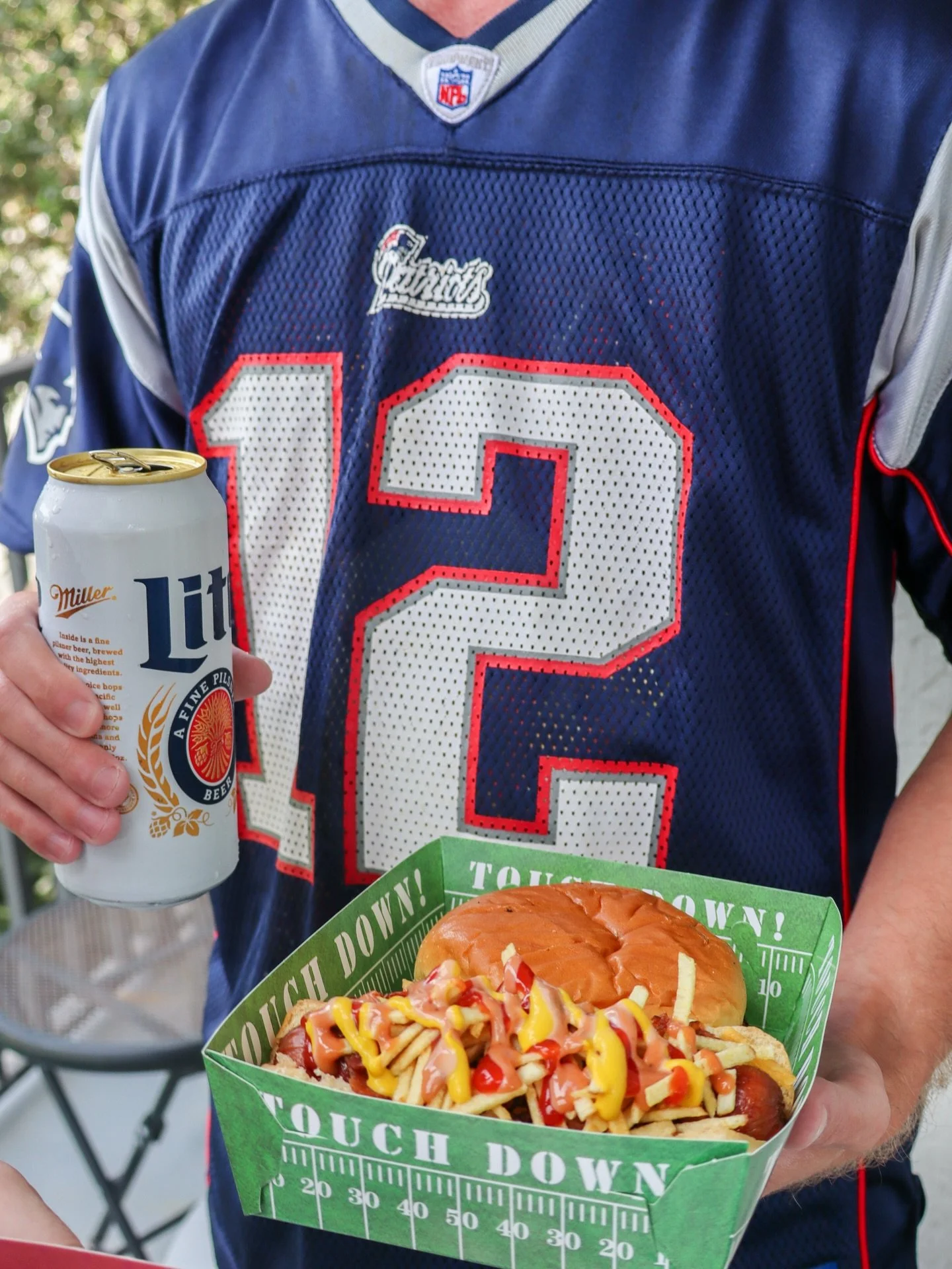 Super-size your Super Bowl party😎

@diggydogs_tampa has three Specialty Super Bowl packages to feed your entire crew👇🏼

Choose from 25 specialty dogs, a dog/burger combo, or a dog/Philly combo👏🏻

Don&rsquo;t have a huge crowd to feed? 

No probl