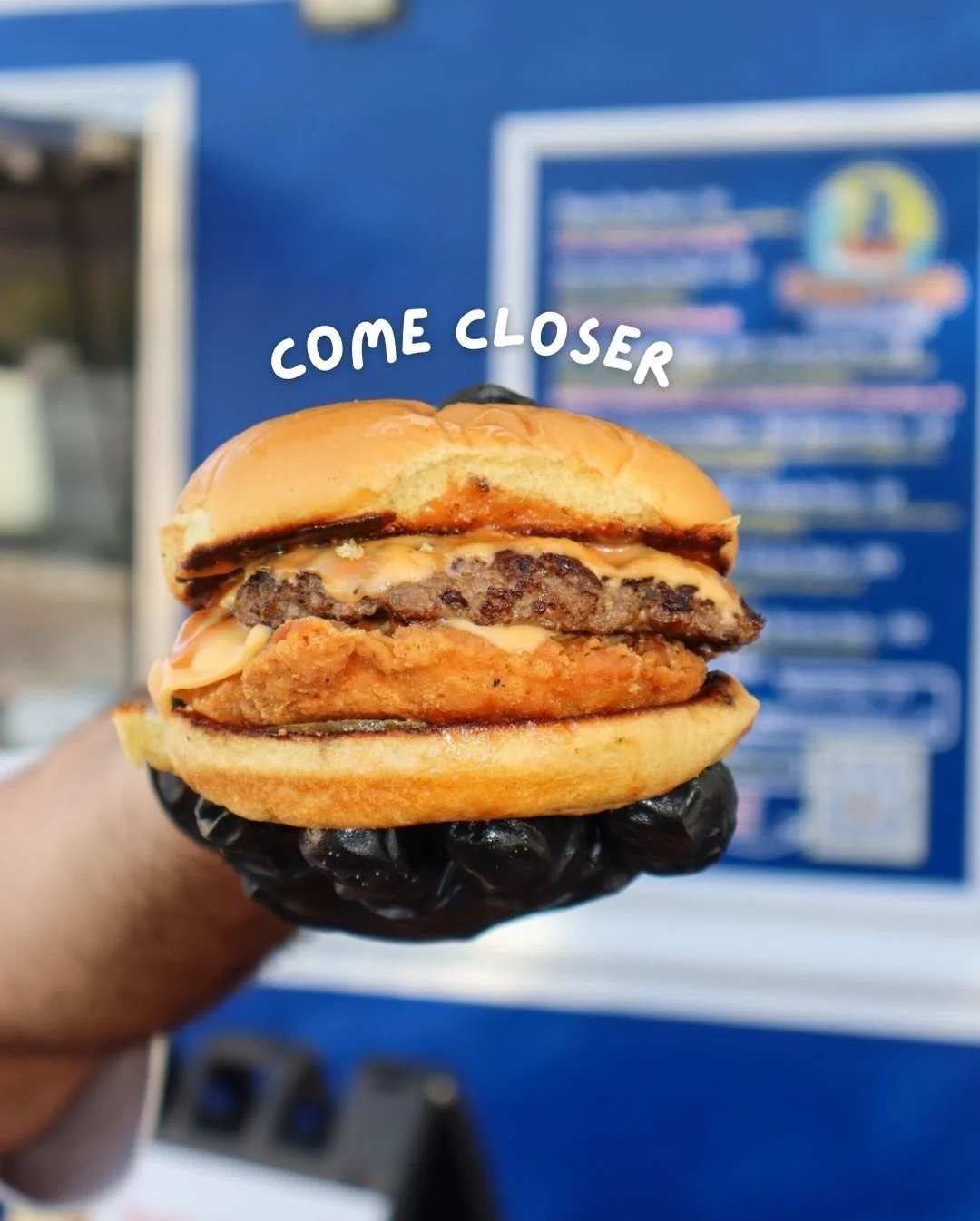 More is better at @diggydogs_tampa 😎

Meet the Dog Pile burger🍔

Stacked, saucy, and unapologetically over-the-top.

Bring your appetite, skip the small talk, and dig in.👏🏻

#tampaeats #foodtruck #tampafoodie #southtampa