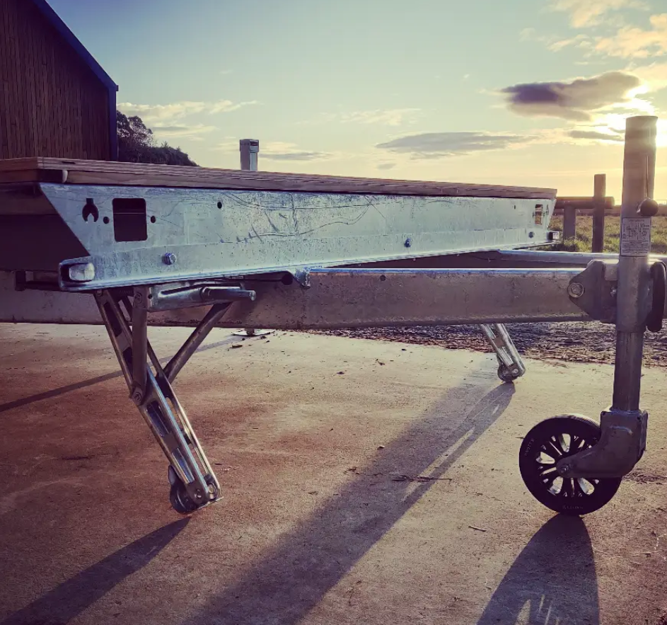 tiny house corner steadies used to support home