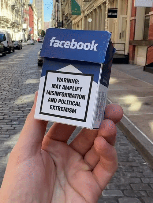Facebook 1.gif