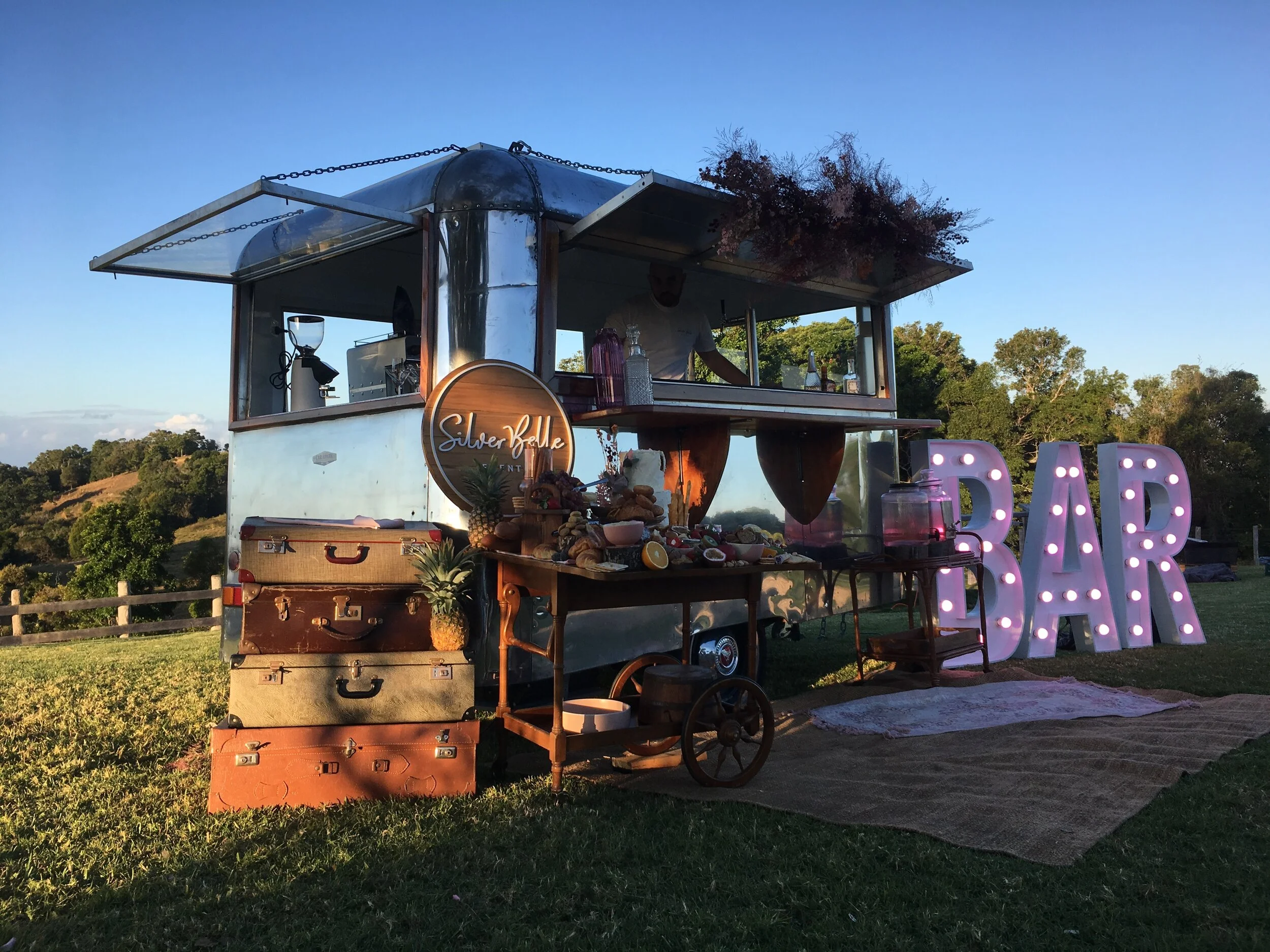 Caravan Bar Photos Photo Gallery — Silver Belle Events