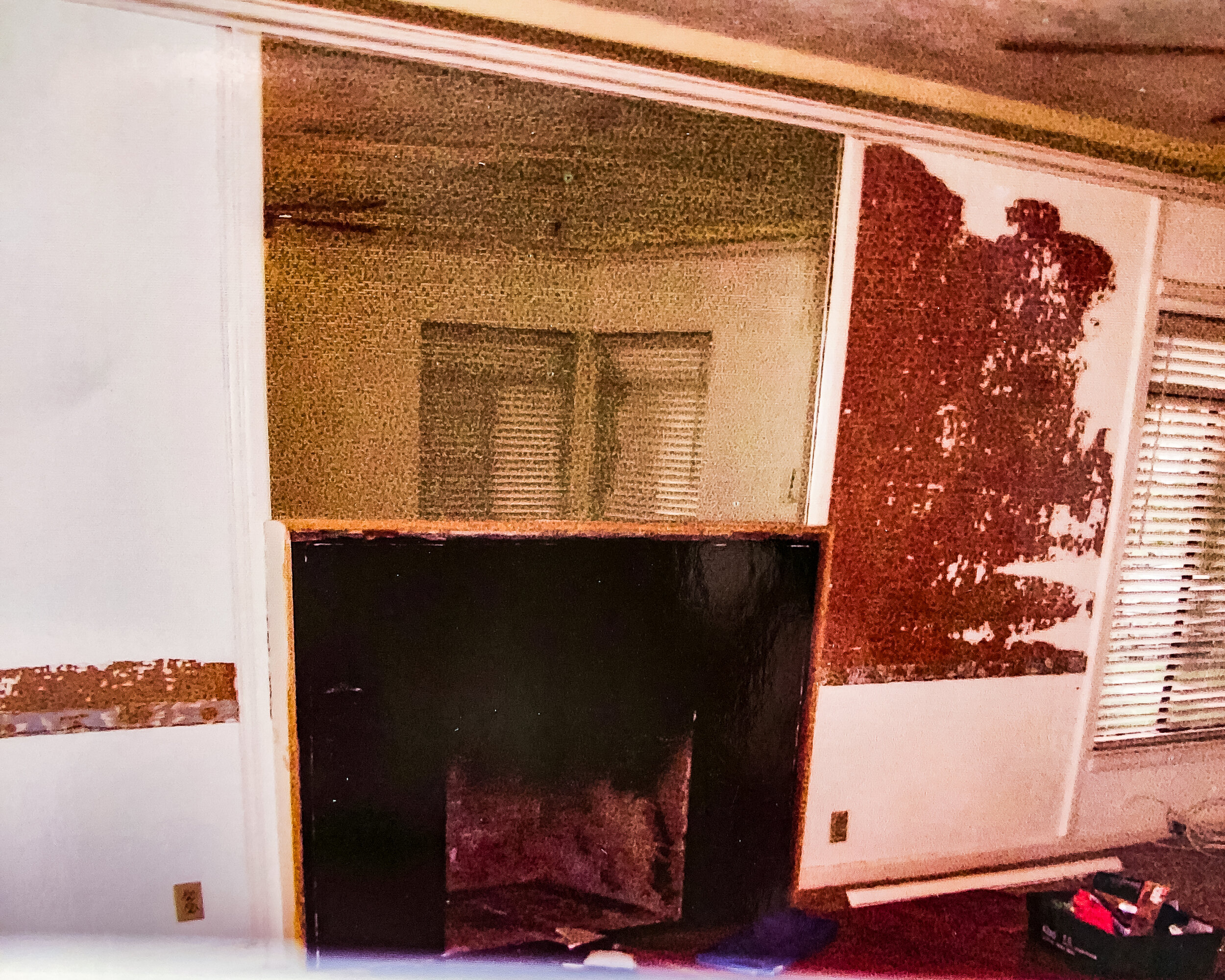 fireplace_before.jpg