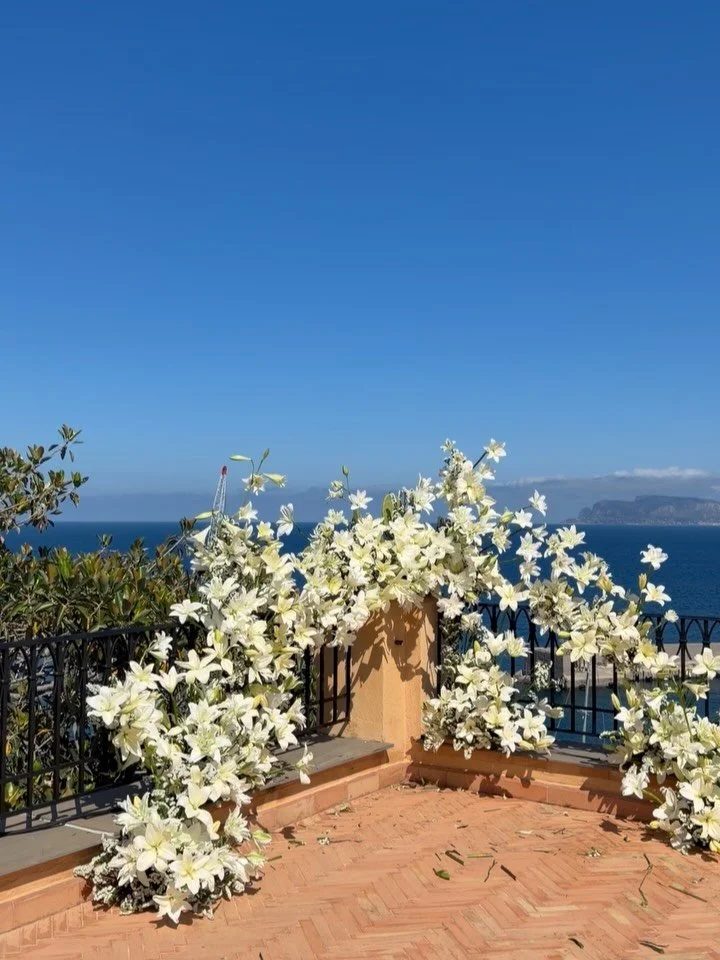 magical lilies in Sicily, progressing from light to dark throughout the day ✨ it&rsquo;s hard for me to choose a favorite, because each look was so distinct and magical in its own right 

with @giuliagiancolaevents @giuliagiancola @alexabranzuela @pa