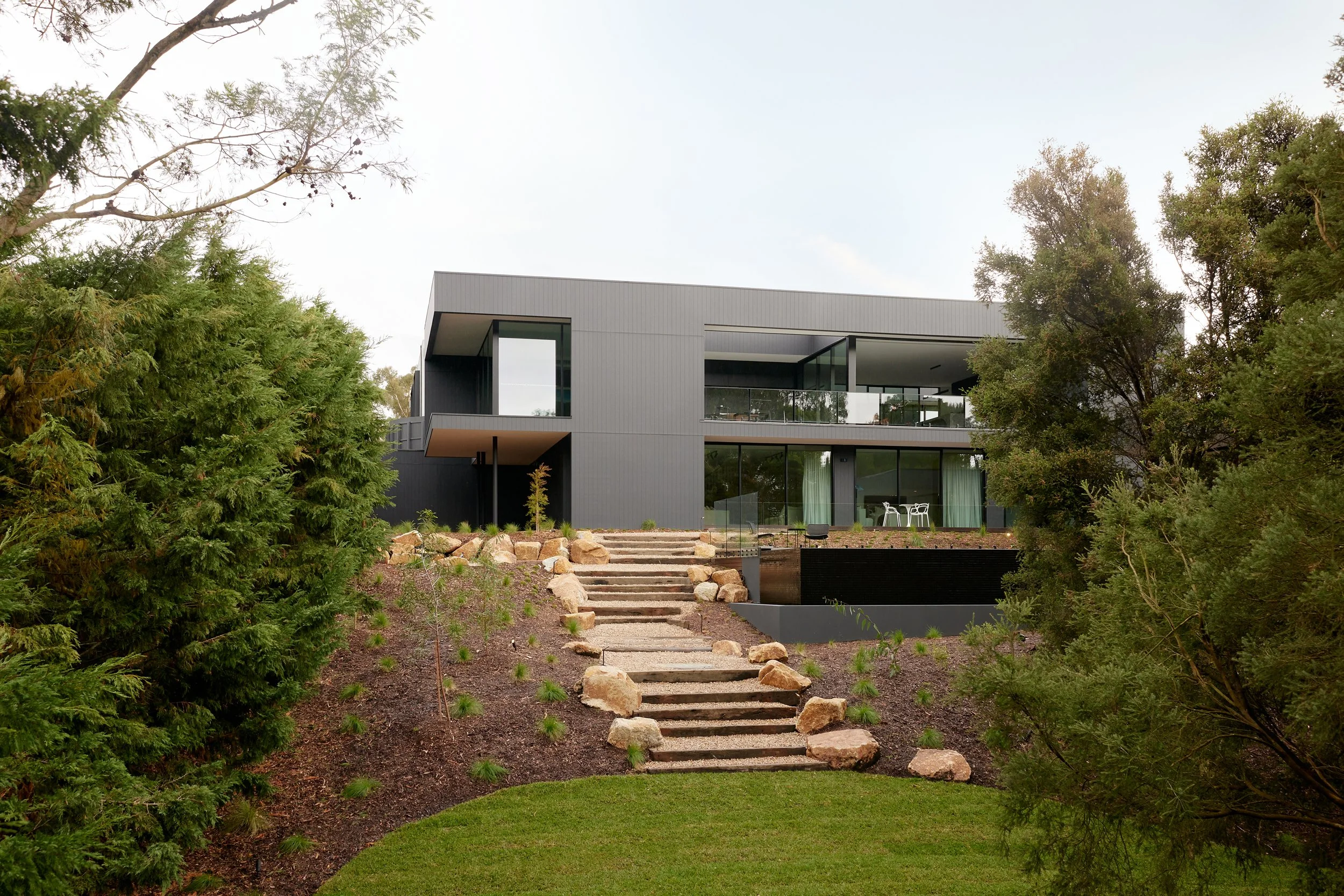 CANADIAN BAY ROAD HOUSE 02