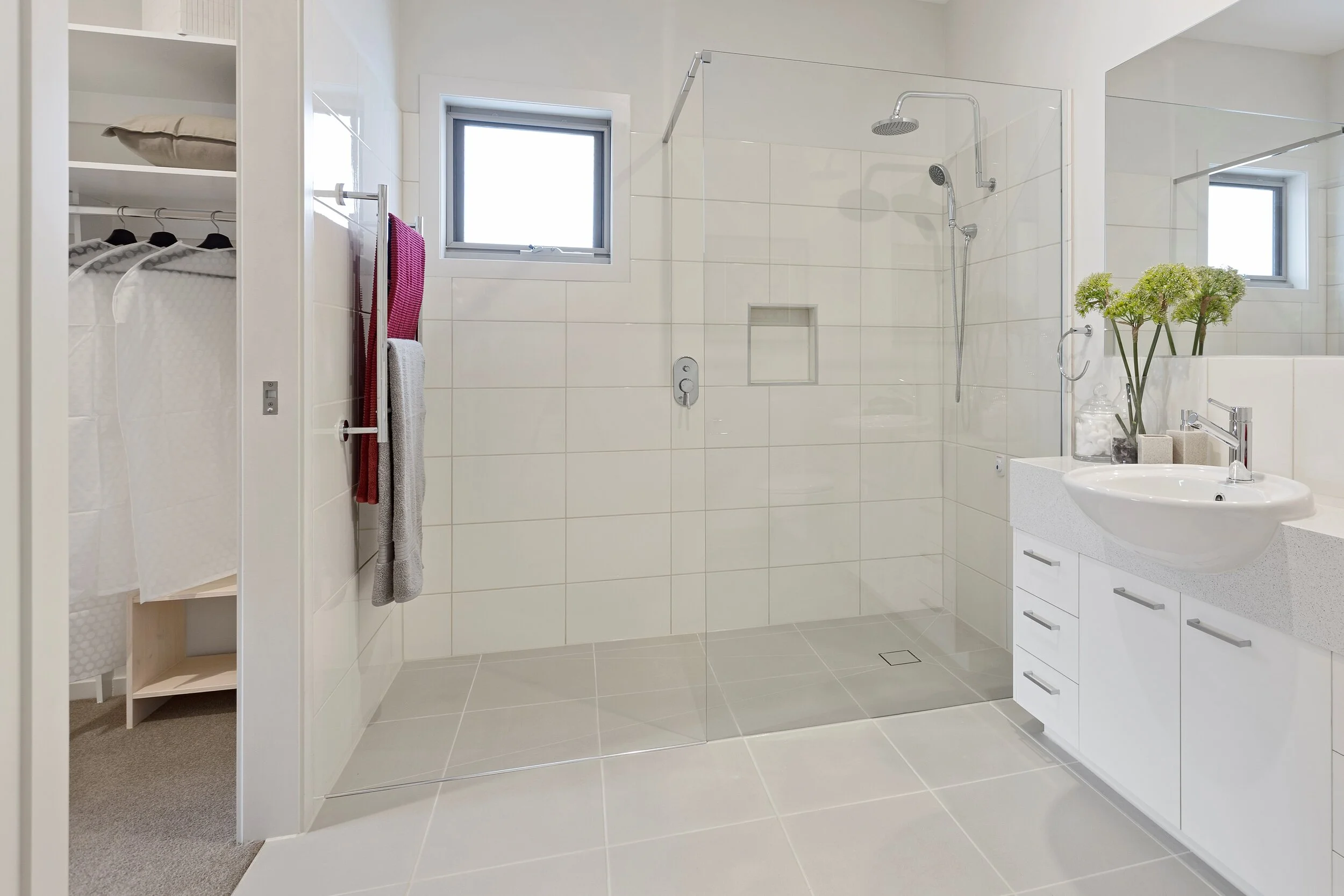 Choose a lifestyle community with a 6+ star build for a more comfortable experience.</strong>  