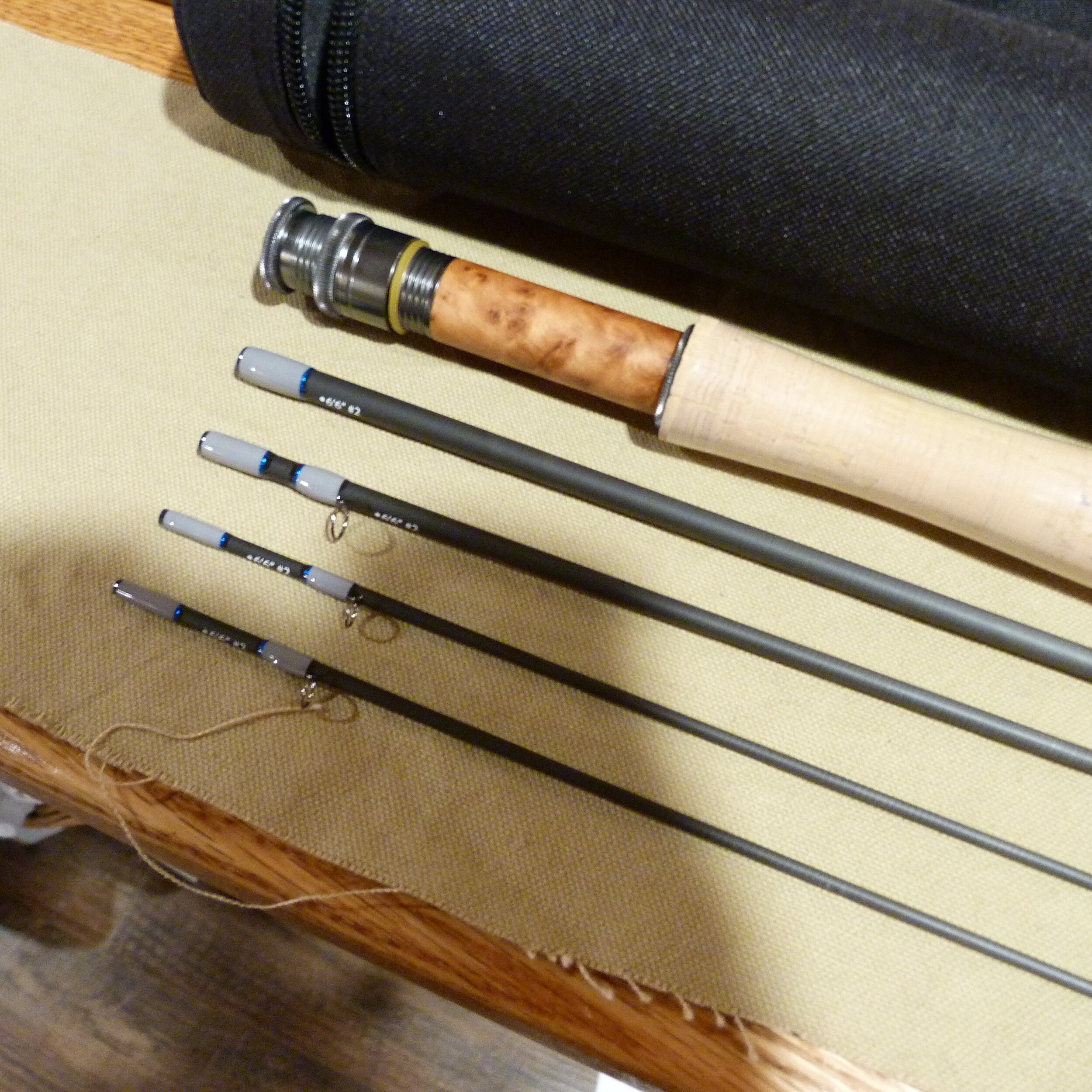 IM8 High Modulus carbon blank Maple Seat Black River Fly Rod 9ft 4pc 5wt,2tips 