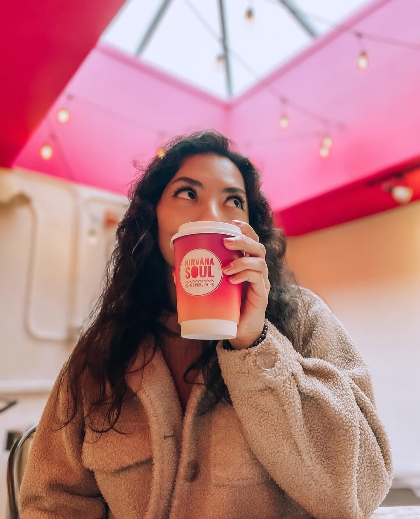 Hello, weekenders! 👋🏾 We love being here with you. 🥰 Visit us in the shops for cozy day favs:

☕️ Cappuccino
🍵 Happy Soul
☕️ Hazelnut Mocha
🍵 Banana Chai
🍵 London Fog

Don&rsquo;t forget your sweet &amp; savory waffle and pastry pairings. 😉🧇?