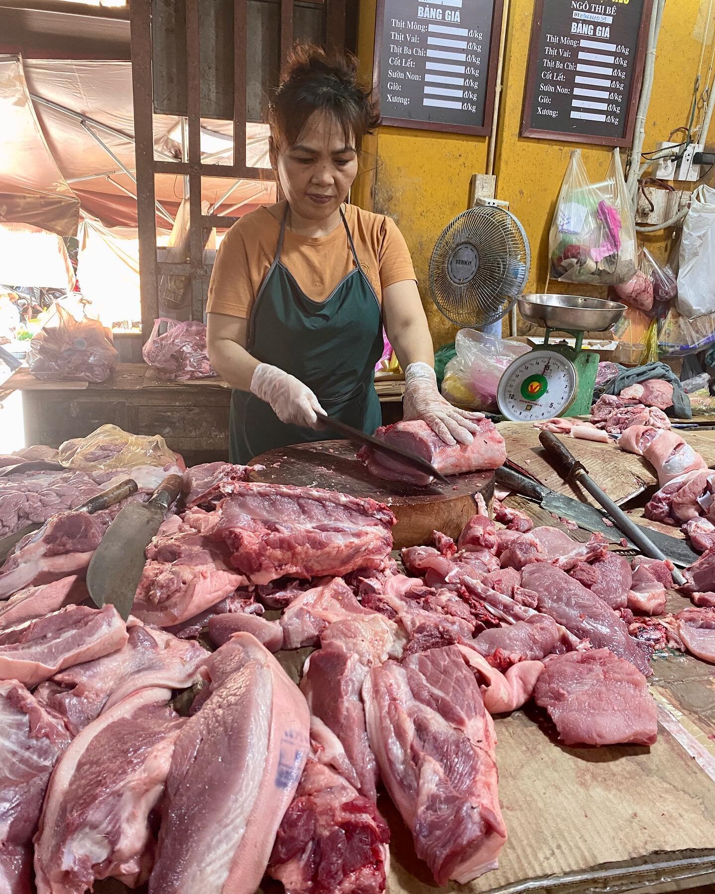 I love visiting food markets 📸 @hoiantown fresh, local, delicious