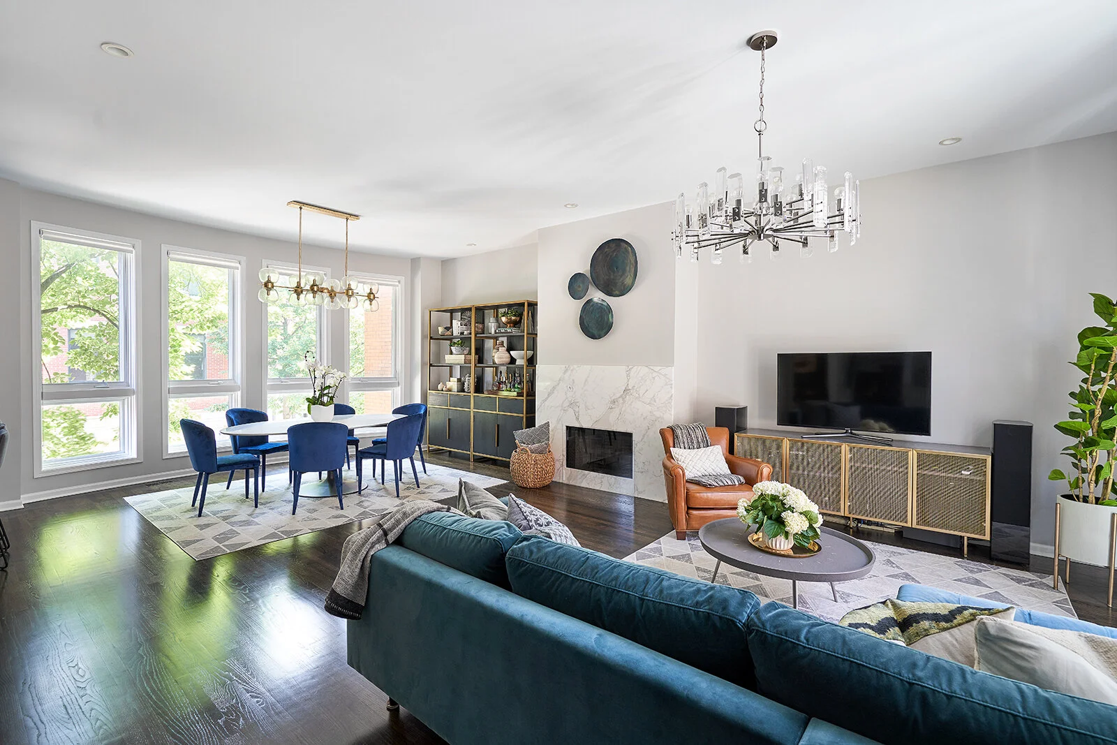 Canal Living DIning 1.jpg