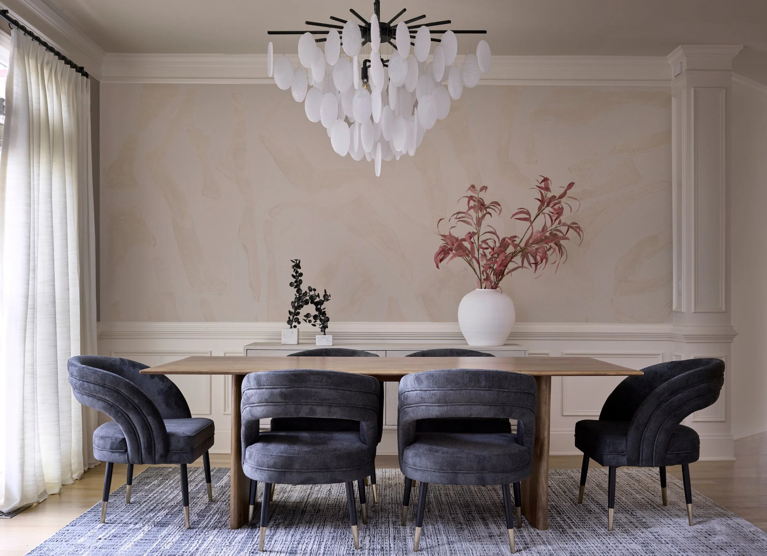 Oakdale Elegance: Redefining Contemporary Living