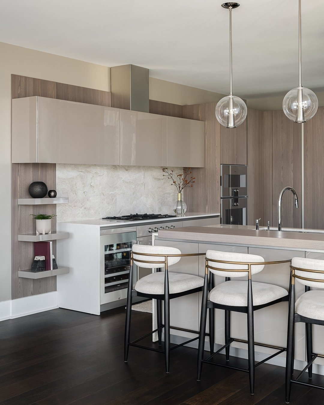 Some of our favorite still shots from our design work for our client living at @srrchicago &mdash; featuring contemporary clean lines, curved silhouettes, and maximizing the beautiful views. 

At BLD, we believe that luxury is not just about the look