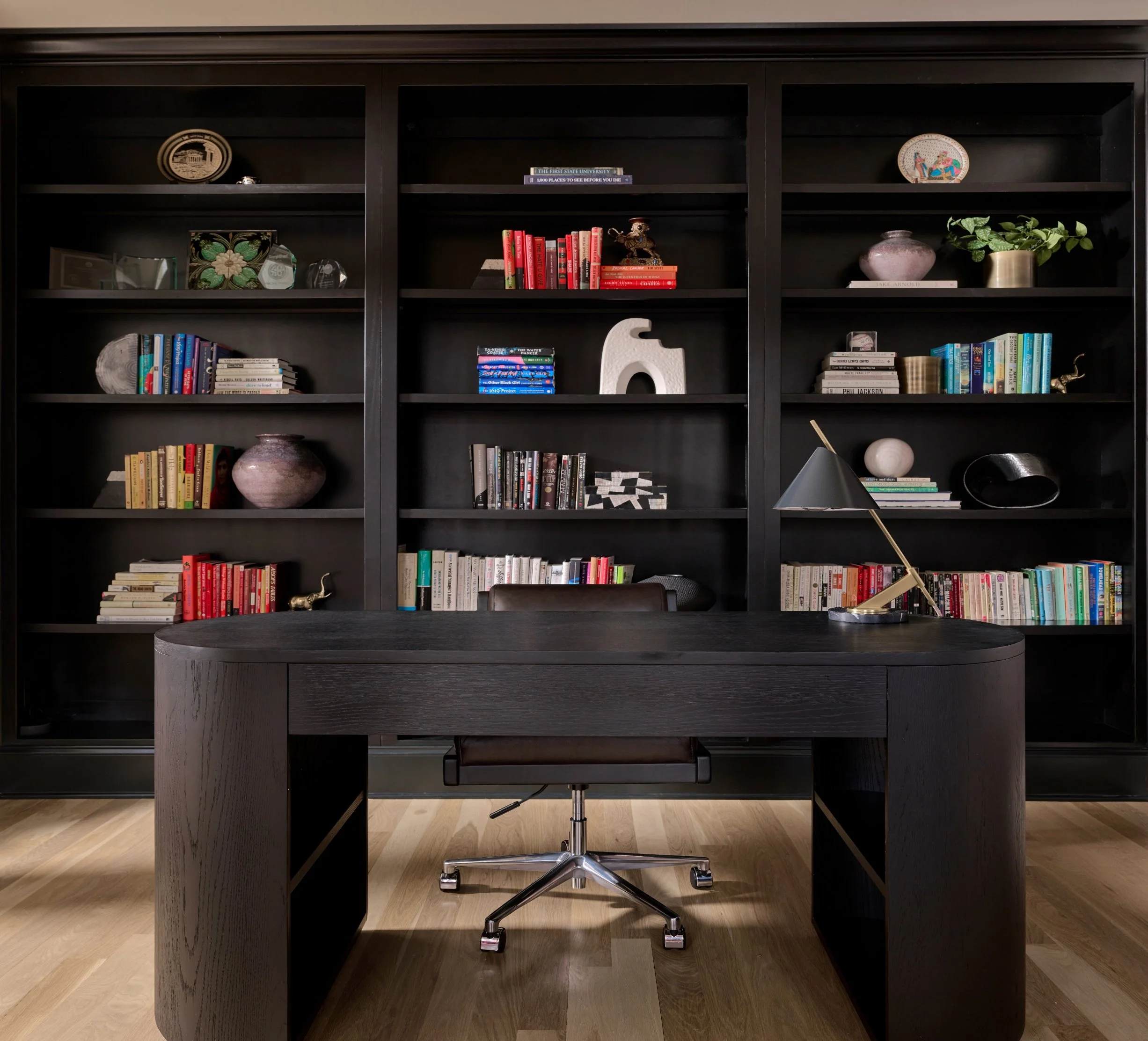 How to Create a Functional and Stylish Home Office: Tips and Tricks