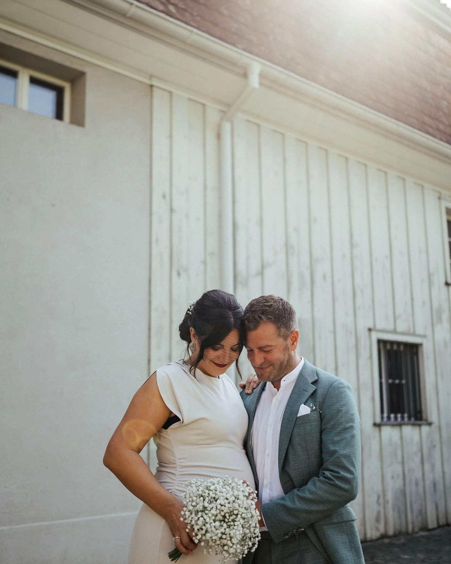 WINTI HOCHZEIT 💛

Mit dem Velo zur eigenen Hochzeit fahren✨

Es war ein so wundersch&ouml;nes und sehr pers&ouml;nliches Hochzeitsfest.
Nach der Trauung in der Villa Lindengut gings zum Hochzeitsbrunch in der Coalmine-Bar.
Vielen Dank f&uuml;r den u