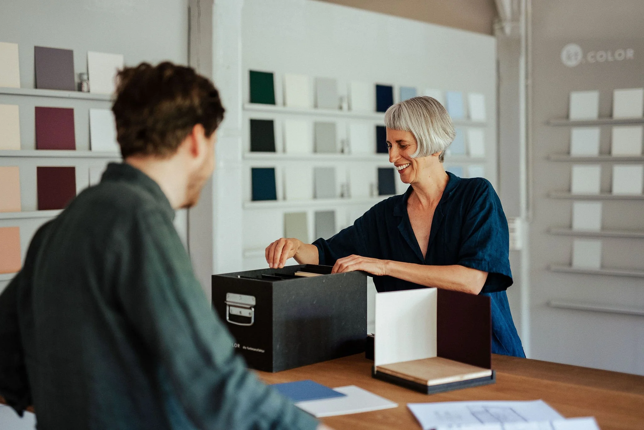 Beka fotografiert die Farbmanufaktur Kt. Color in Uster
