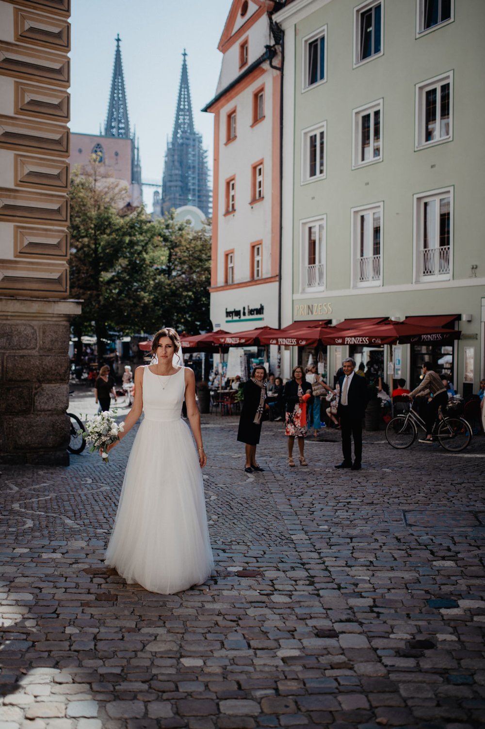 Hochzeit-Regensburg_MissFrecklesPhotography (14 von 167).jpg