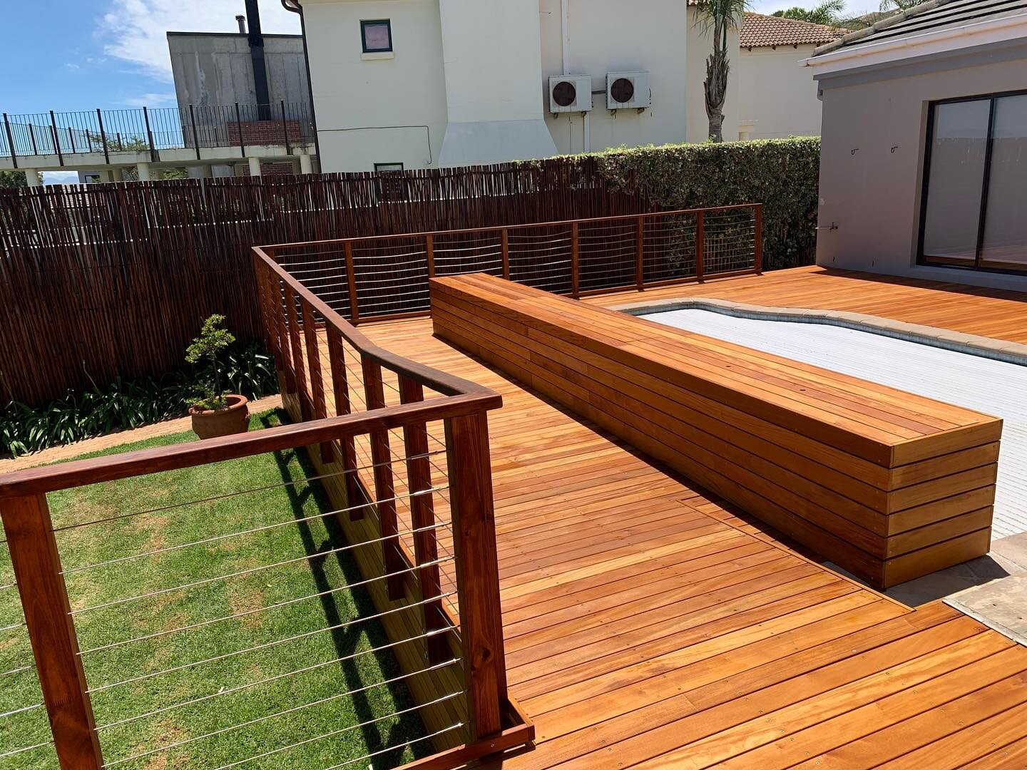 Freshly oiled Garapa deck with a Pine handrail and stainless steel cabling. Our clients were extremely happy with the outcome and we walk away very proud!

#somersetwest #decking #deck #timber #garapa #hardwood #pine #handrail #stainlesssteel #oil