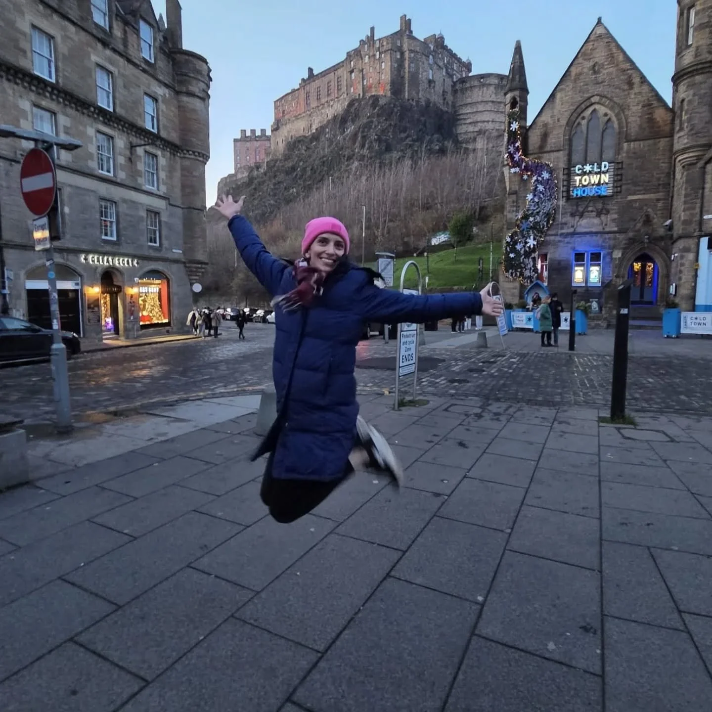Castle views 😍 Making Scottish Christmas memories with Owen!