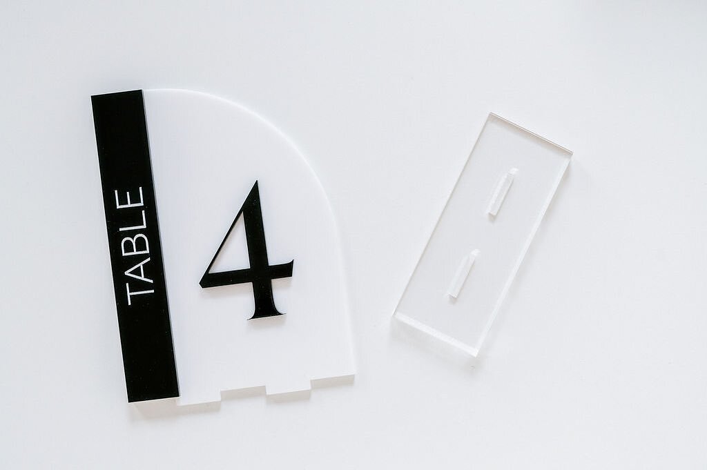 Solid black &amp; white acrylic table numbers. I live for simplicity. 🤌🏽

#jacksonvillenc #acrylic #acrylicsign #smallbusiness #jacksonvillenc #northcarolinabusiness #luxurysignage #jacksonvillencacrylic #jacksonvillencphotography #jacksonvillencph