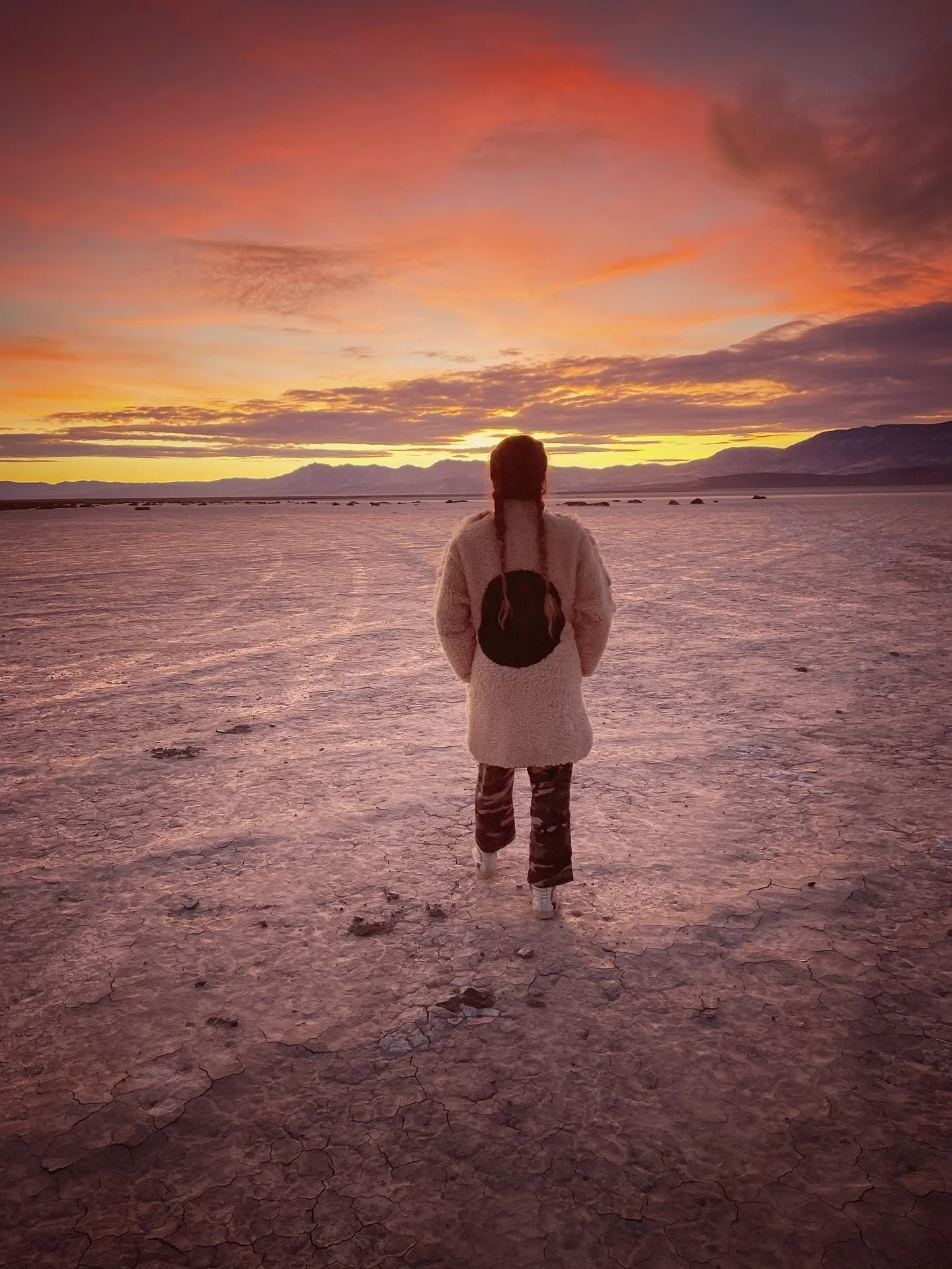 SAVE My most attuned travel rituals beauties.

When you opt of the thanksgiving tradition for a sprinter van trip and it&rsquo;s the same week as your hubbys @jasonbendbroker birthday you go all in. Hikes in magical Shasta then a bucket list destinat