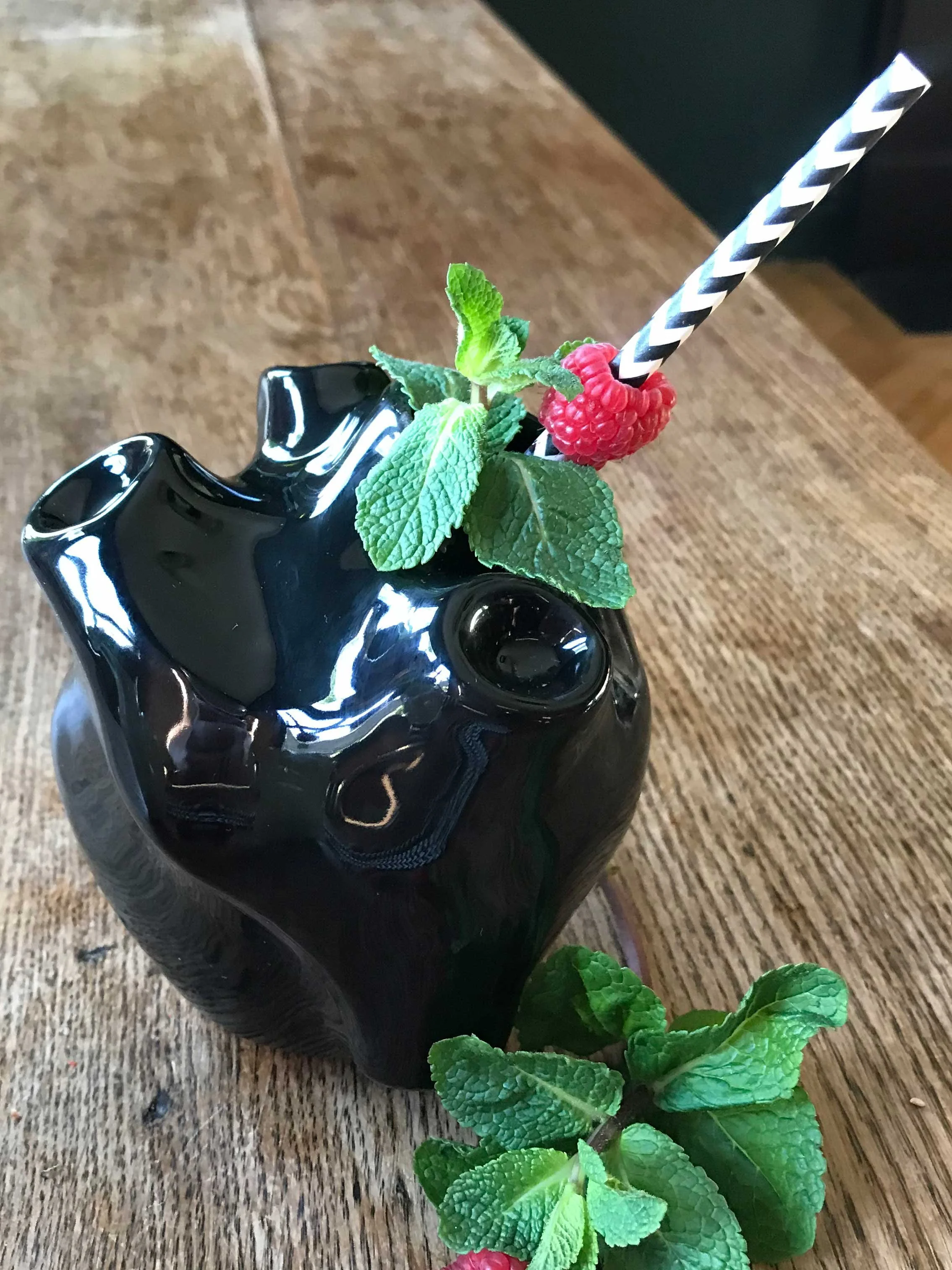 BLACK-CERAMIC-COCKTAIL-HEART-WEB-5.jpg