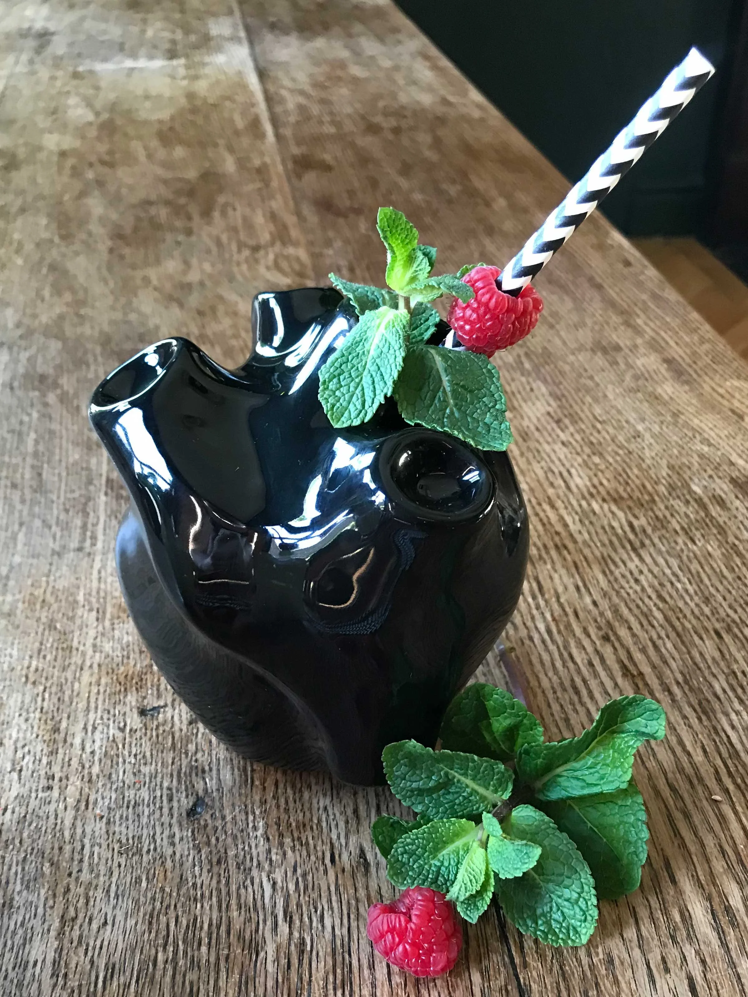 BLACK-CERAMIC-COCKTAIL-HEART-WEB-4.jpg